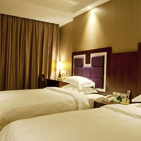Yuwei Business Hotel Гуйлинь Экстерьер фото